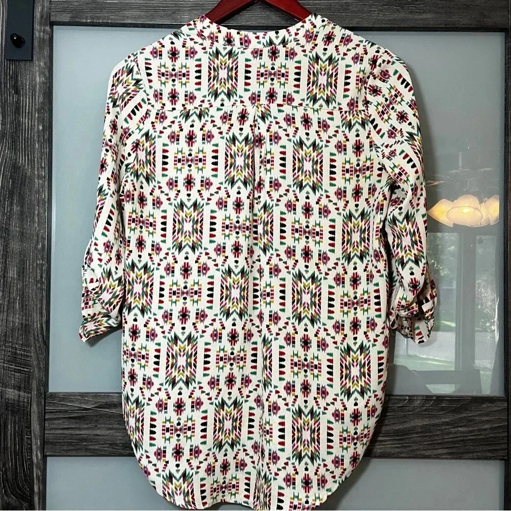 Lush Aztec 3/4 Length Button Up Sleeve V Neck Collarless Blouse Women's Small